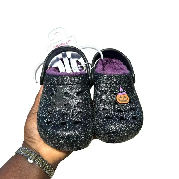 Capelli New York Other - Capelli New York Glow In The Dark Patch Fuzzy Kids Clogs Size 6/7